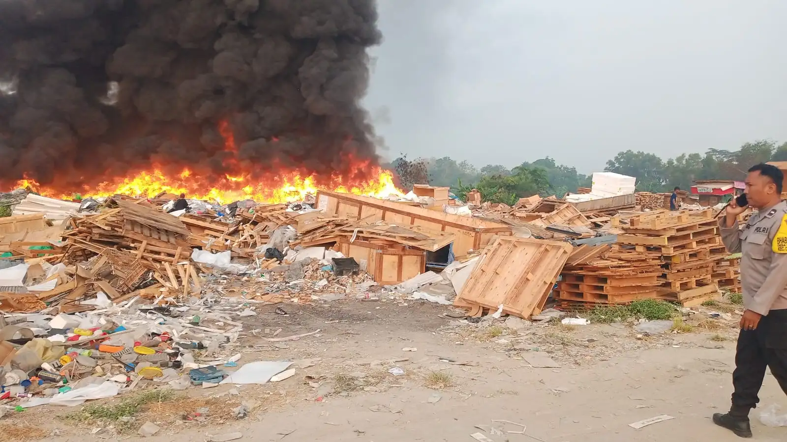 Kebakaran atau Dugaan Pembakaran Lokasi Pembuangan Sampah Industri di Ranca Kaso, LBH Arjuna Prihatin Penanganan Belum Tuntas