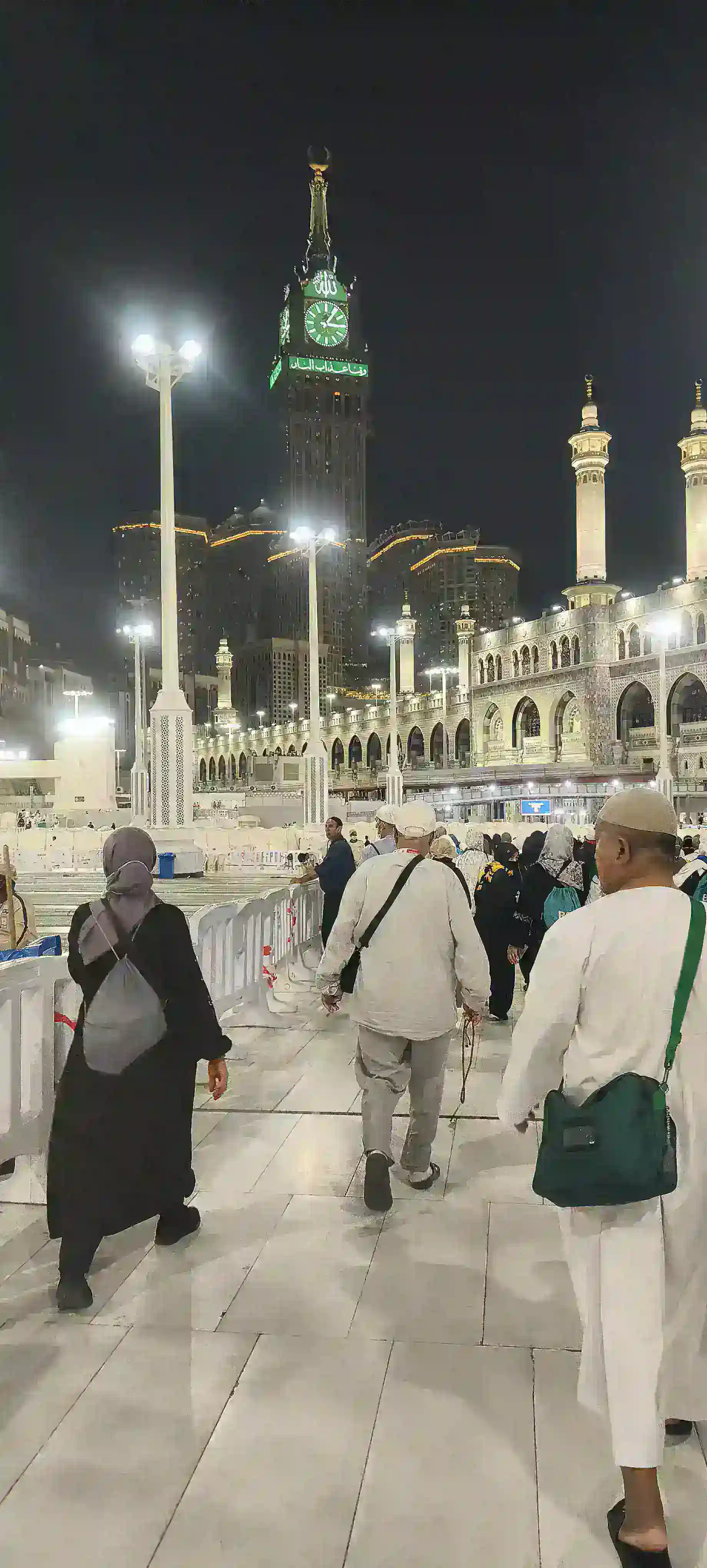 Menjaga Getaran Rindu Ka'bah*