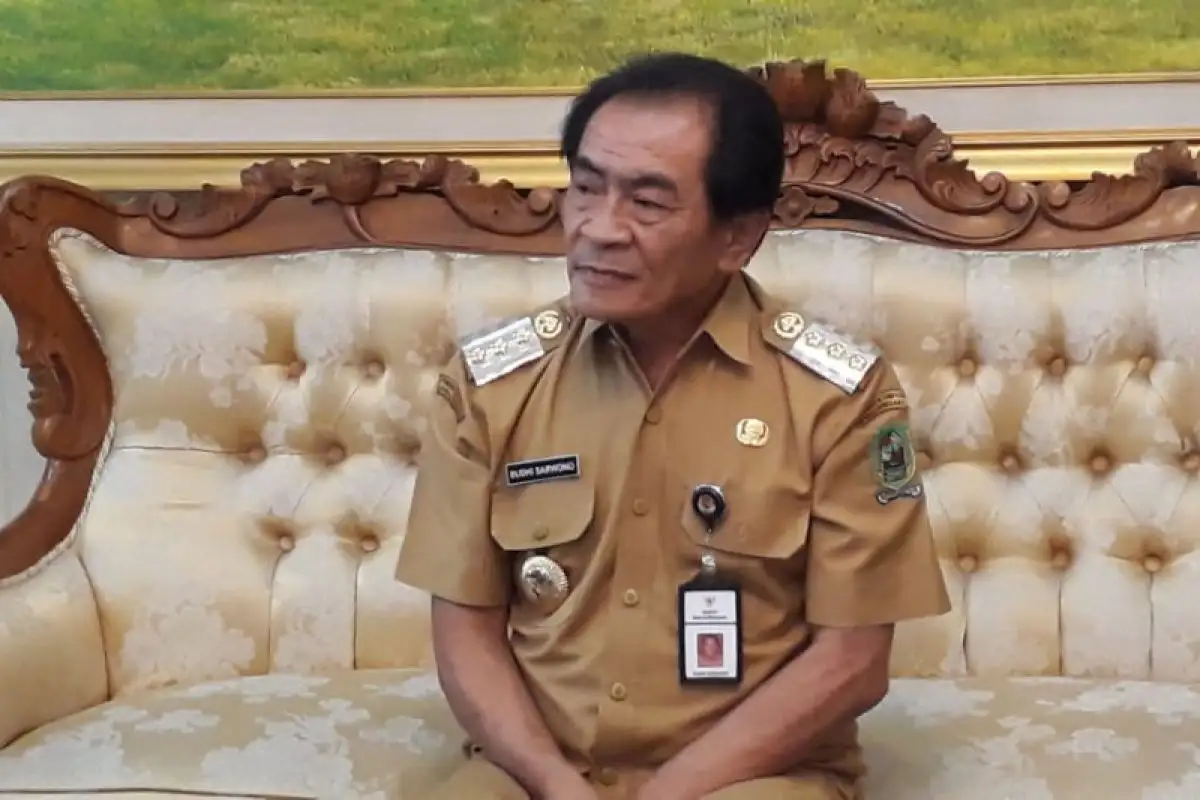 KEPALA DESA BERTATO LAWAN BUPATI BANJARNEGARA