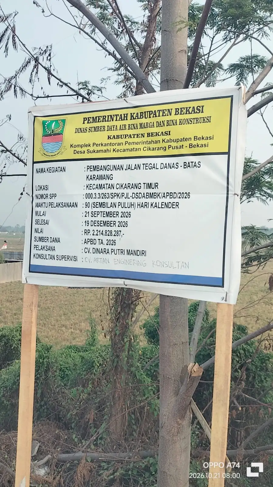 BELUM GENAP SEBULAN, JALAN BETON TEGAL DANAS–BATAS KARAWANG DIDUGA MULAI RETAK, KUALITAS PEKERJAAN DIPERTANYAKAN  KABUPATEN BEKASI