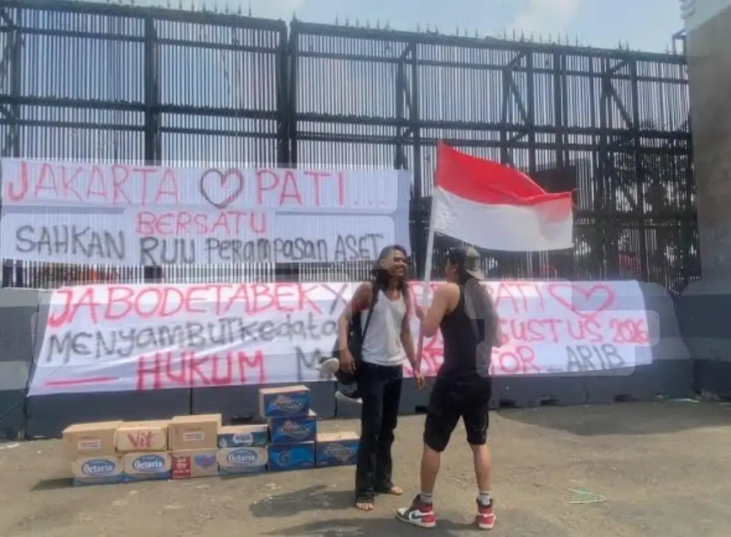 Warga Pati Dirikan Tenda di Depan Gedung DPR, Desak Aspirasi Rakyat Didengar