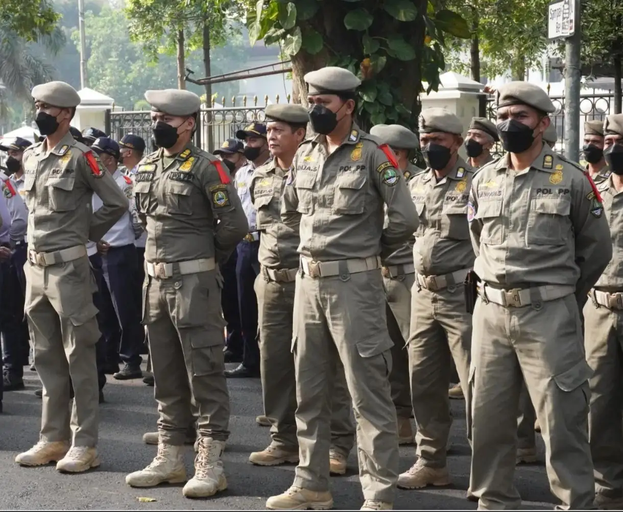 Satpol PP Bekasi Tertibkan Bangunan PKL di Pasar Cikarang, Publik Minta Penataan Berkelanjutan